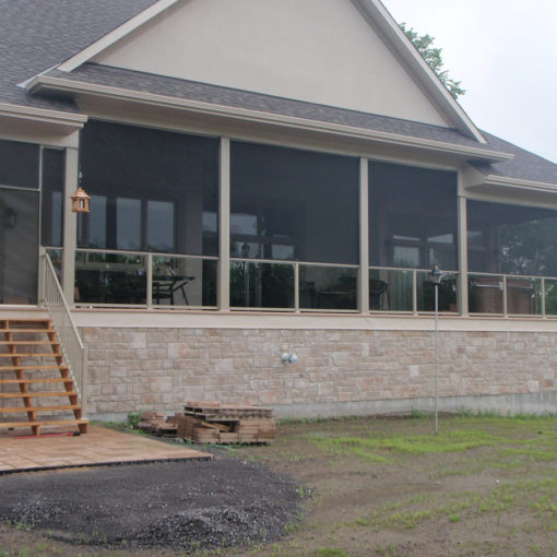 R etractable Screens Rochester Hills, Michigan